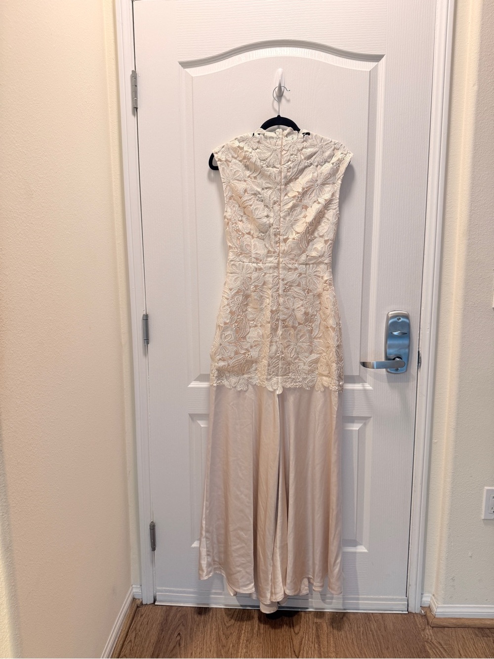 ELLIATT Nicoletta High Neck Gown in Gold Size S NWT - Picture 8 of 8